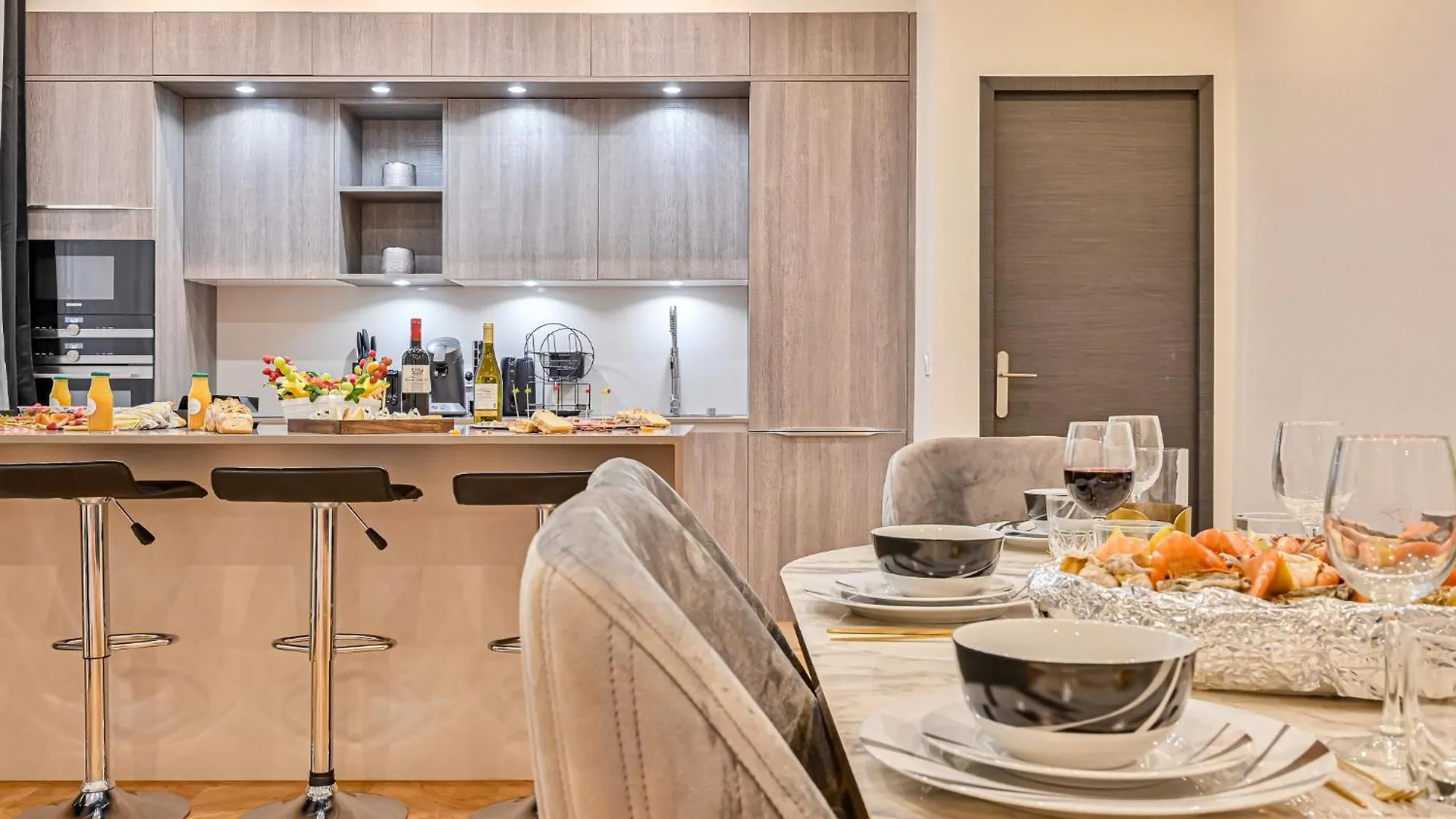 Magnifique De Luxe & Familia - 16 Apartment